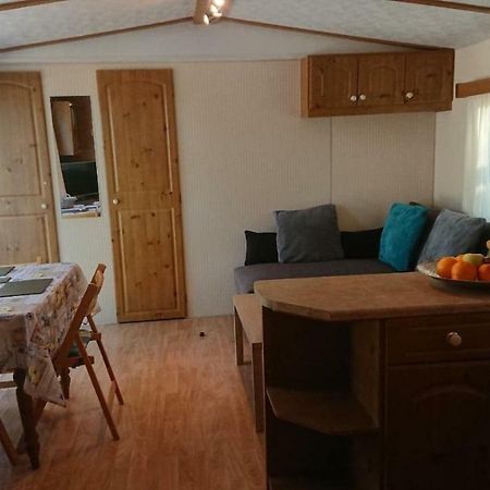 Mobile Home In Frejus, South Of France Buitenkant foto