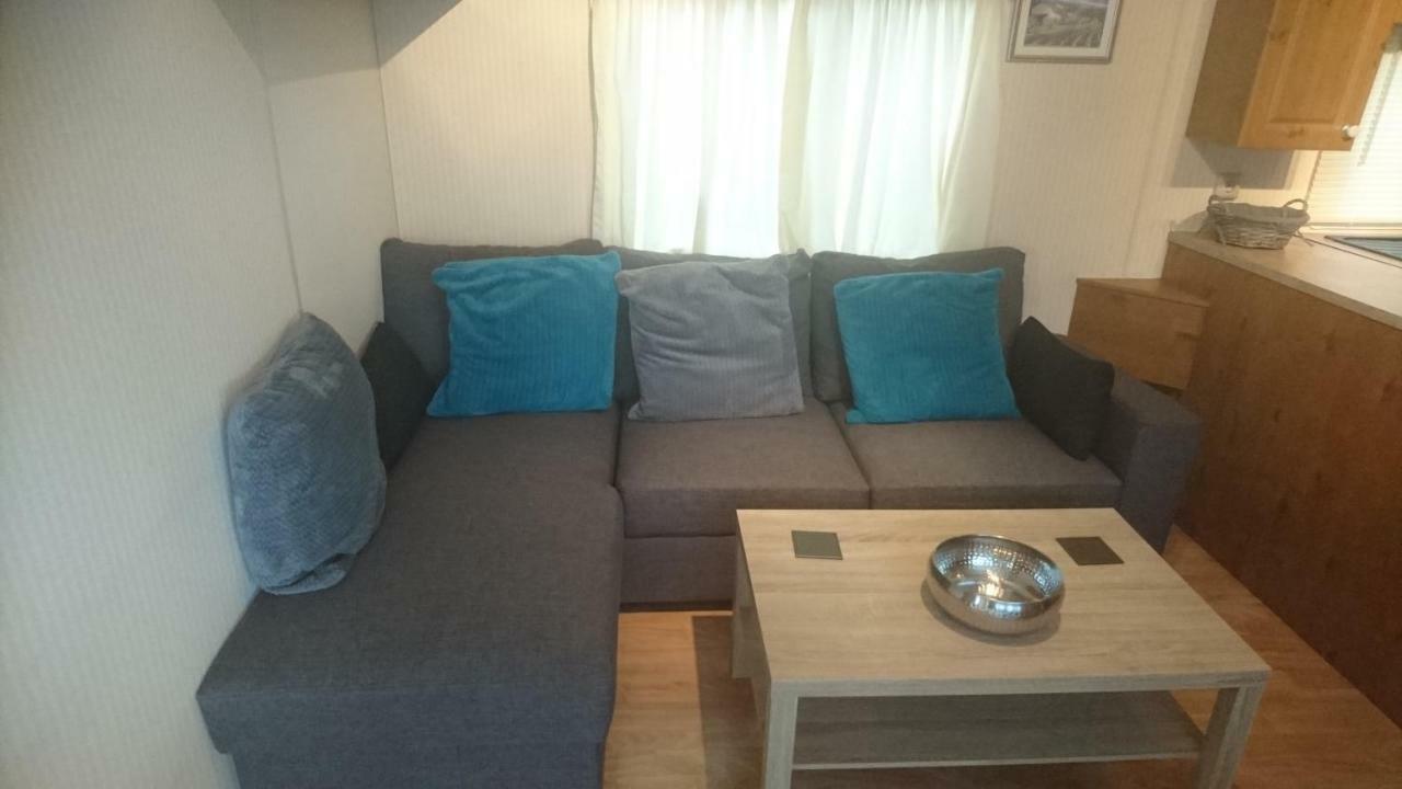 Mobile Home In Frejus, South Of France Buitenkant foto