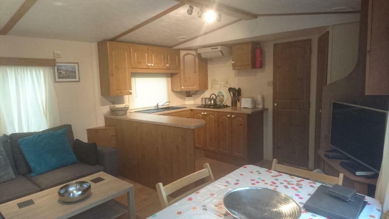 Mobile Home In Frejus, South Of France Buitenkant foto