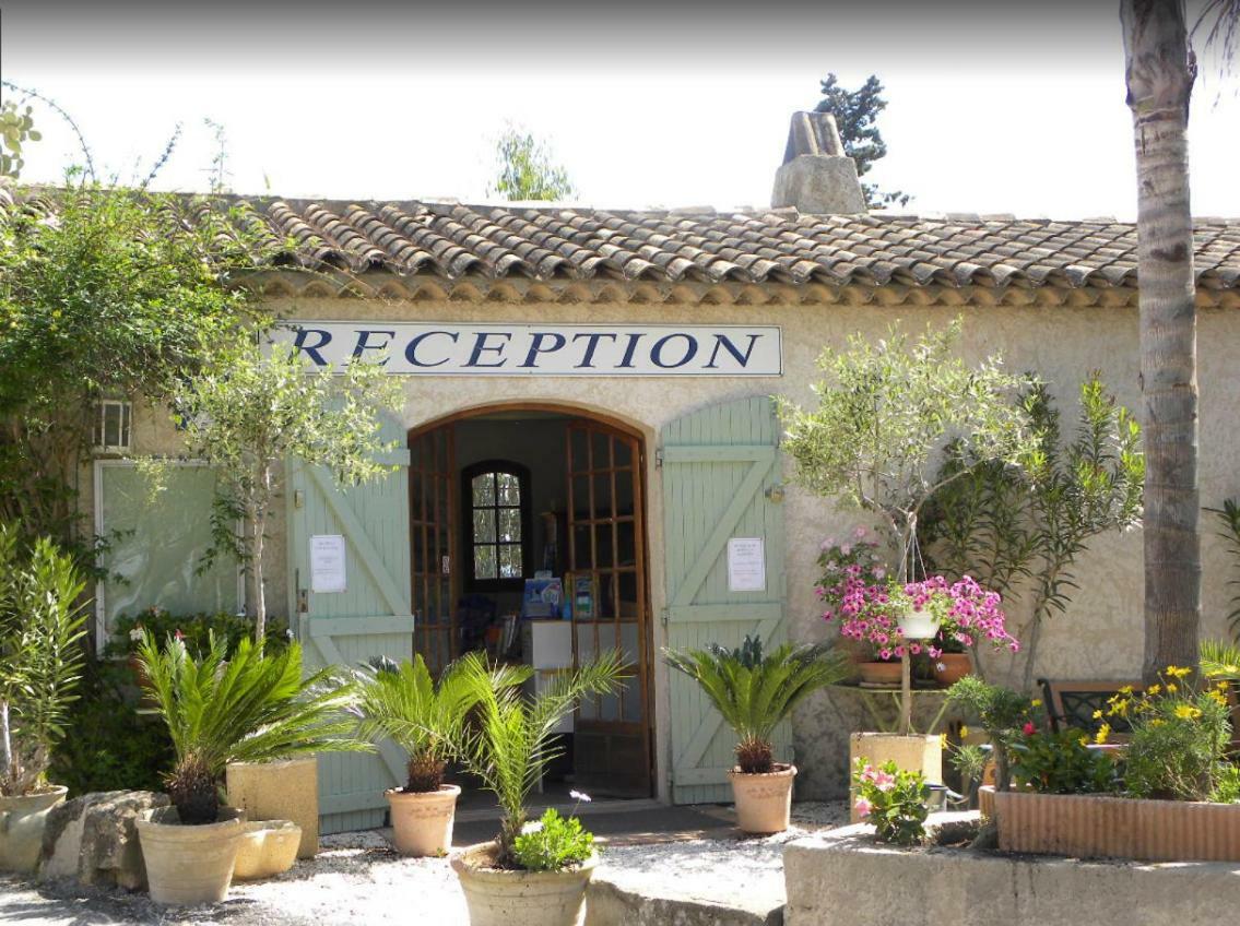 Mobile Home In Frejus, South Of France Buitenkant foto